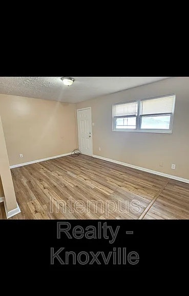 328 Dahlia Dr — Photo 3