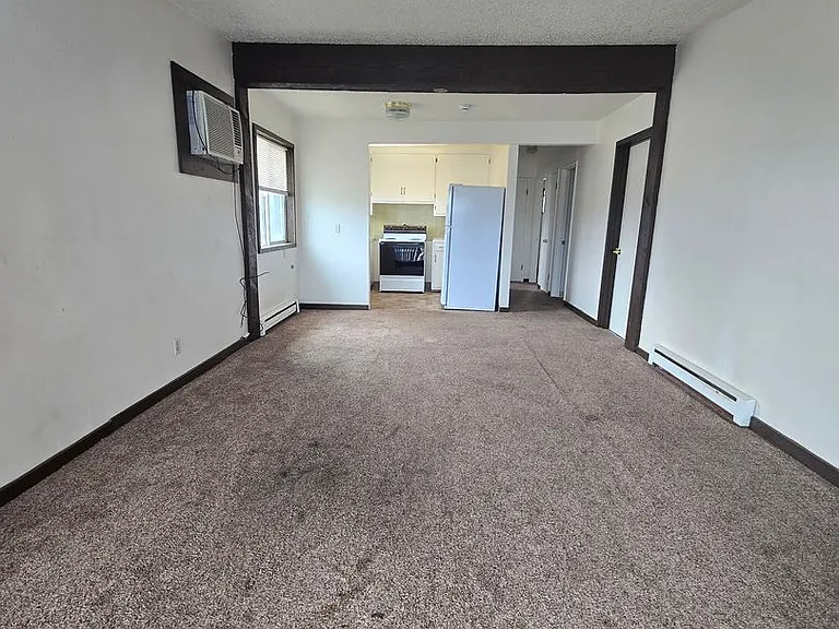 1619 W Pheasant St — Photo 8