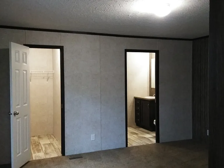 428 Glen Dr — Photo 9