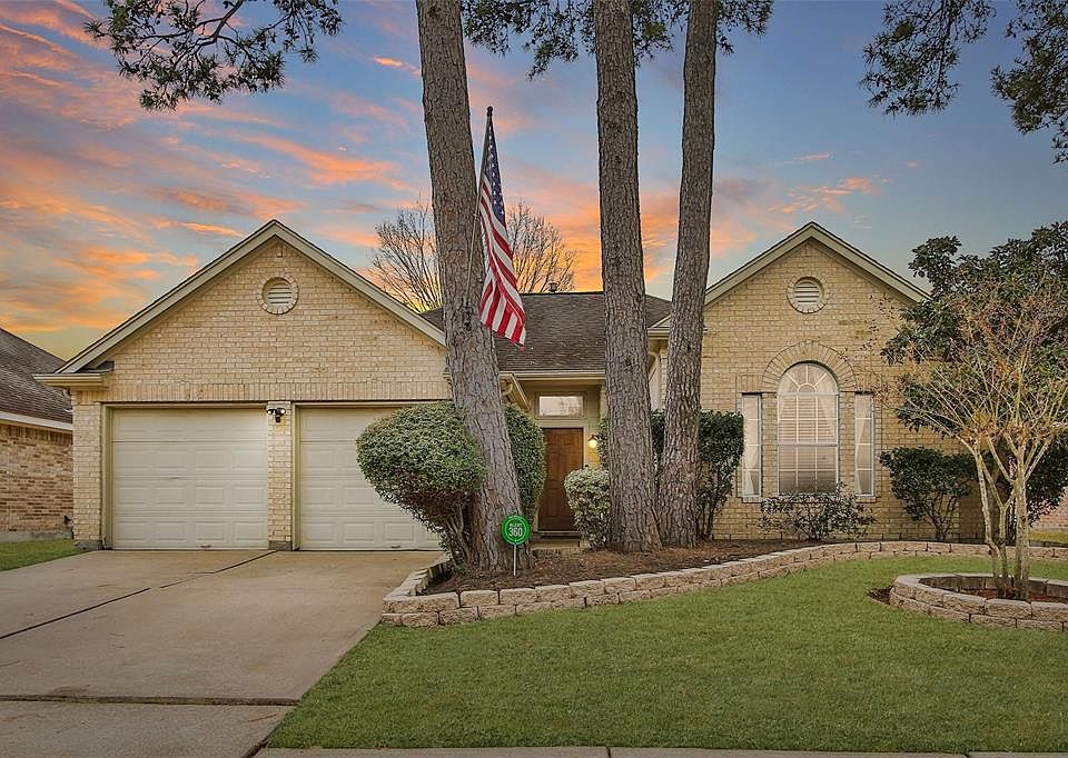 Presenting 2415 Hannover Way, a move-in ready, 3 bedroom, single story.