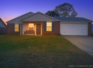 1907 N Chambers Ave, Claremore, OK 74017