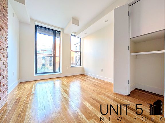 5th image of 192 Bedford Ave #2