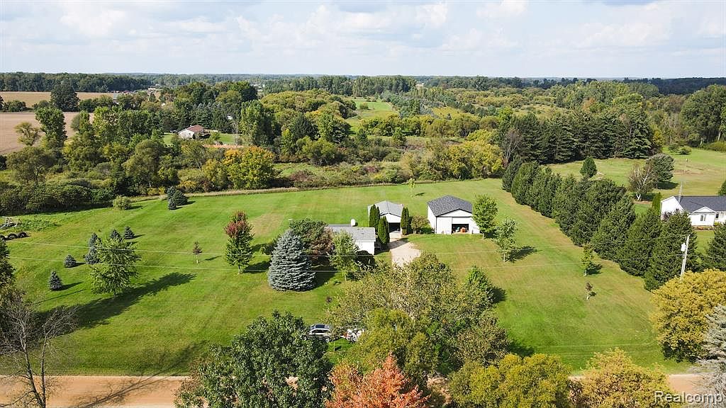 53 E Barnes Rd, Fostoria, MI 48435 MLS 20230080580 Zillow