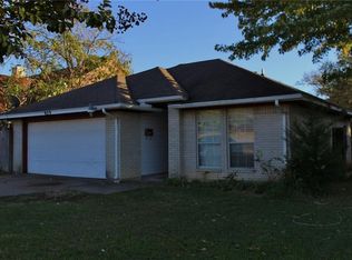 829 Hill St, Grand Prairie, TX 75050