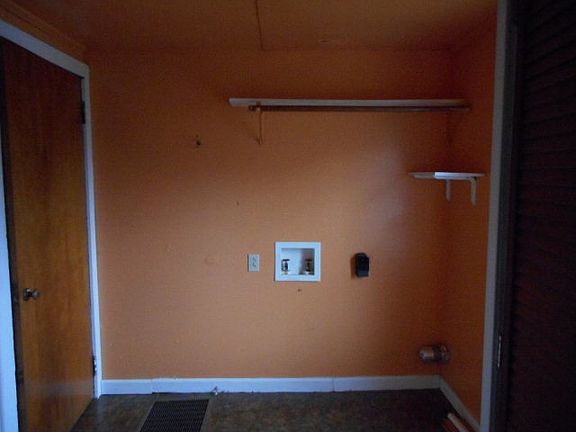 3rd image of 410 1/2 W State St