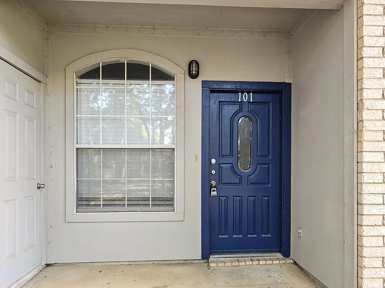 1501 Cedar Elm Dr #101 — Photo 1
