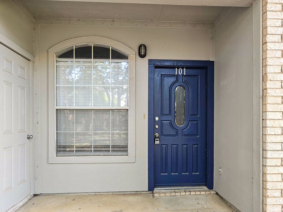 1st image of 1501 Cedar Elm Dr APT 101
