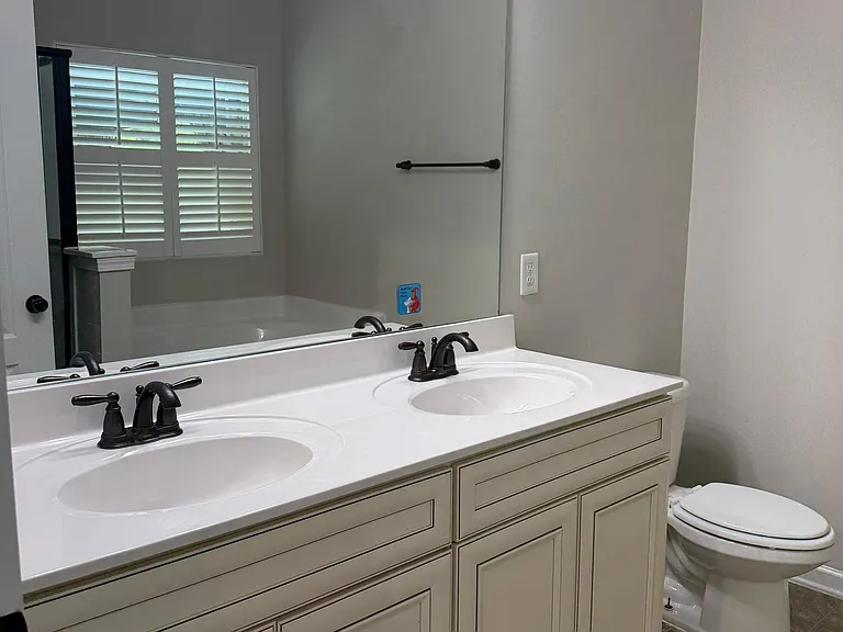 130 Caledonia Dr — Photo 13