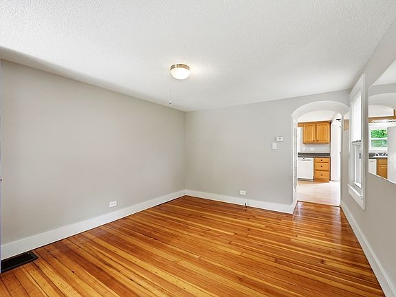 3rd image of 236 Three Rivers Rd