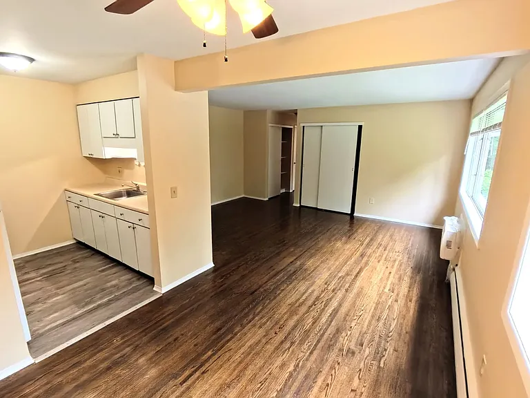 138-154 Woodhill Dr — Photo 49