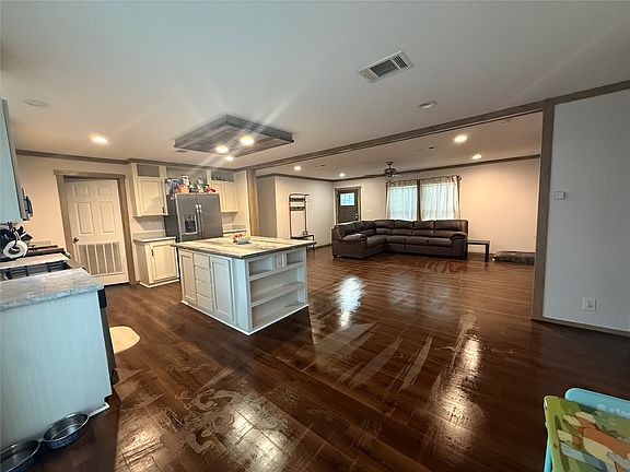 5th image of 2409 Yarnaby Rd