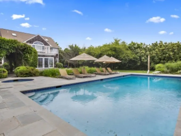 32 Meadow Ct — Photo 1