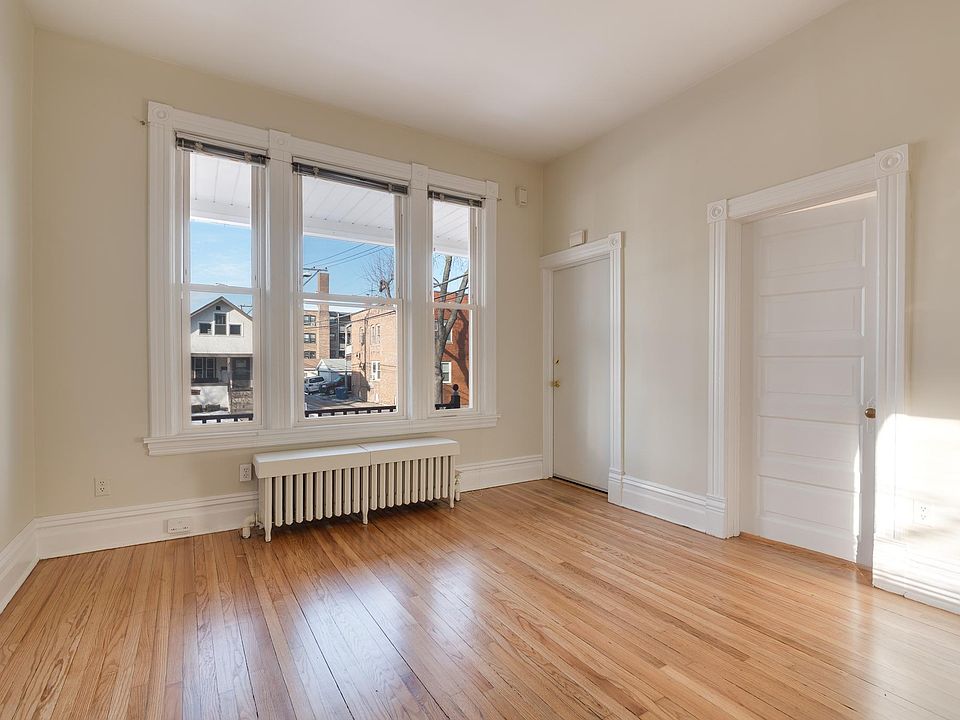 Living Room (facing street)