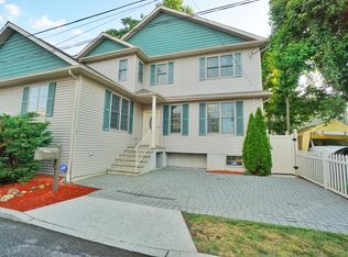 7 Ross Ln, Staten Island, NY 10312