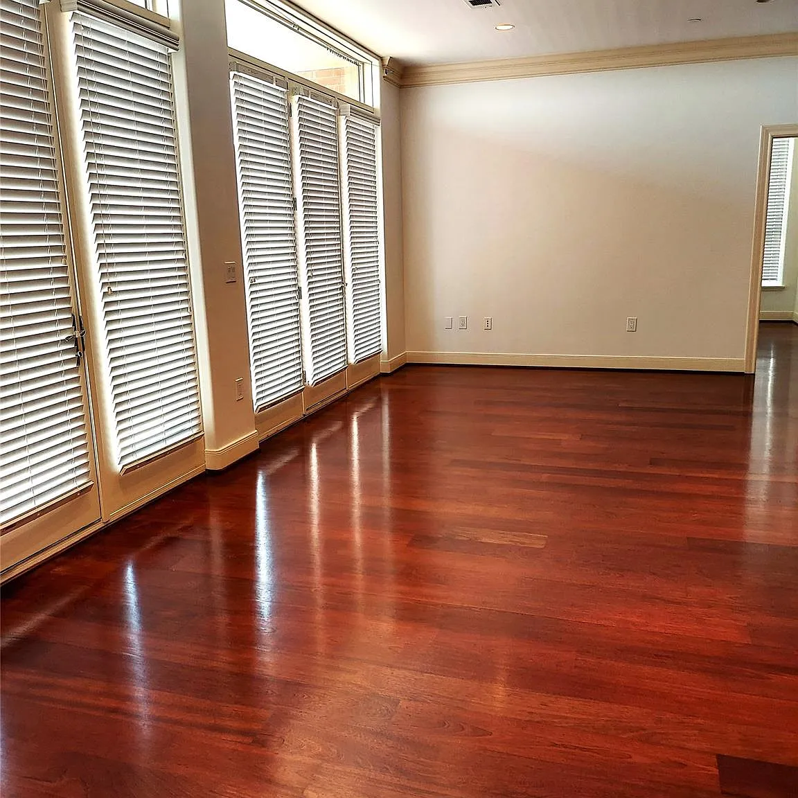2 bed, 2.0 bath, 1279 sqft, $2,400 — Photo 4