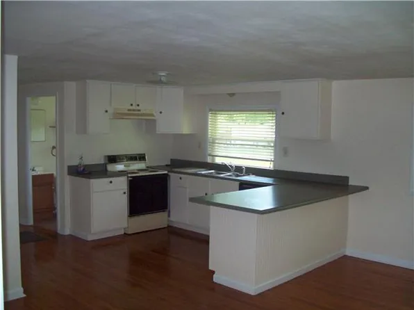 103 Franklin St, Estill Springs, TN 37330