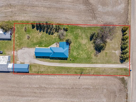 2nd image of 342 N Chambers Rd