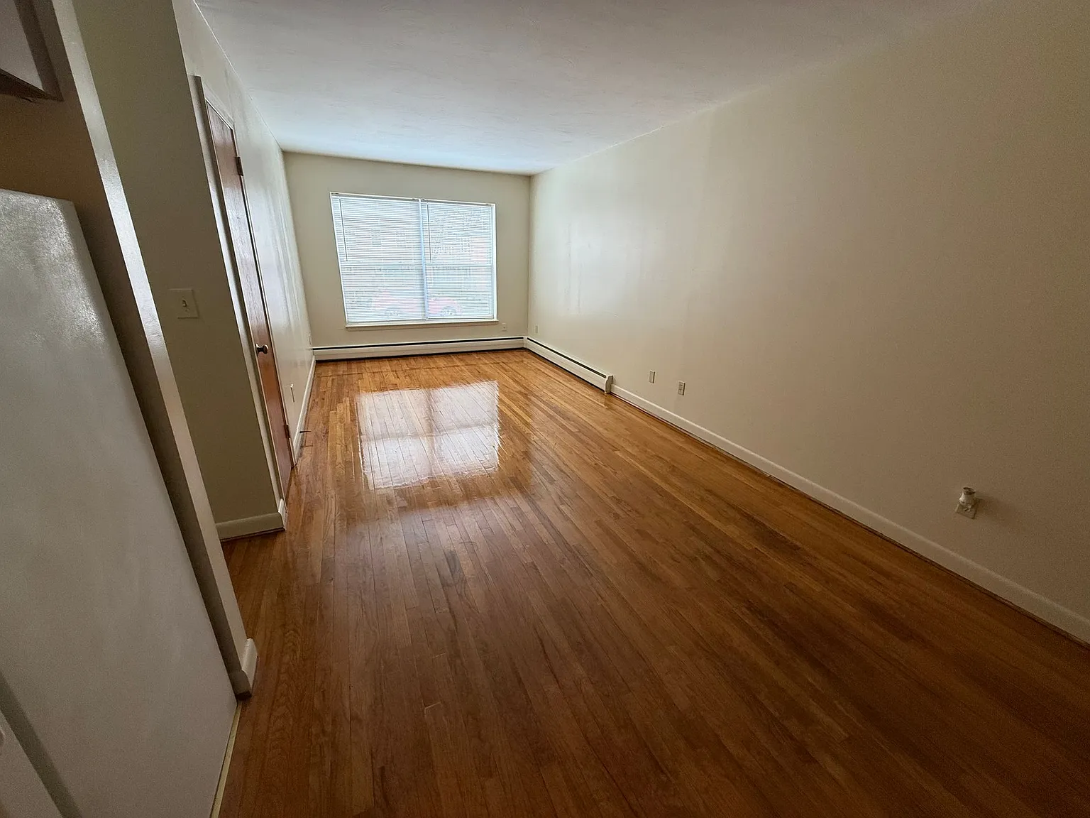 Beautifully-Maintained 1-Bedroom & Centrally Located to Everything You Need! — Photo 3