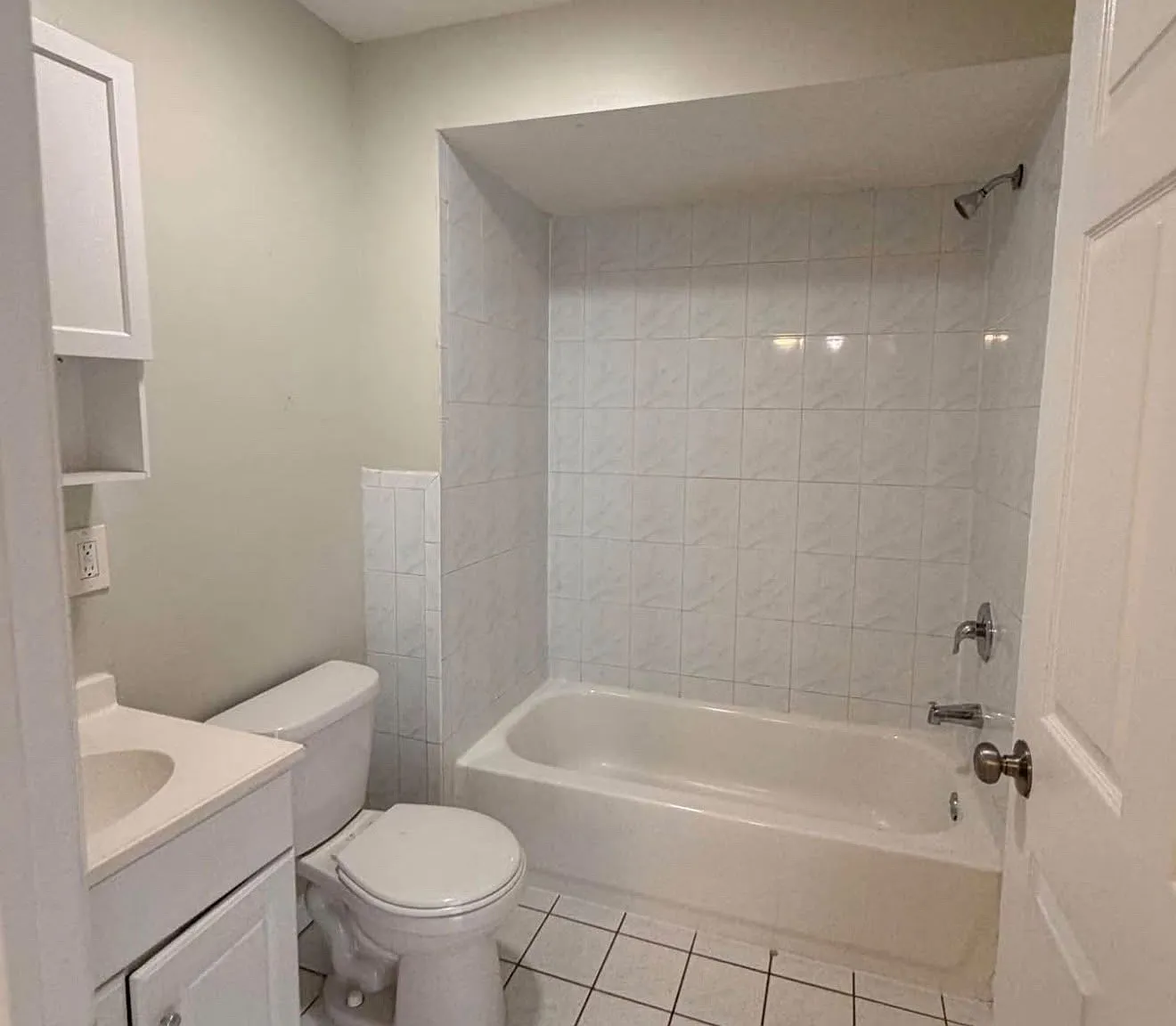 2 bed, 800 sqft, $2,050 — Photo 4