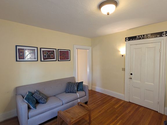 2nd image of 8 Gifford Ct #1