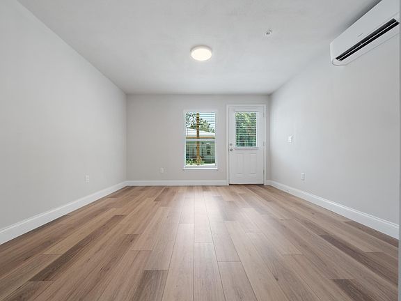 2nd image of 1507 Catherine St #A