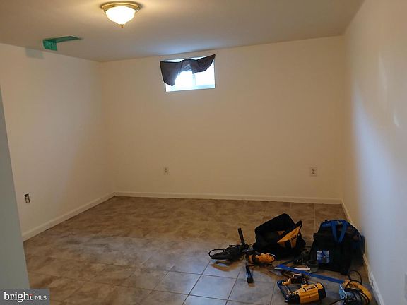 5th image of 9202 6th St