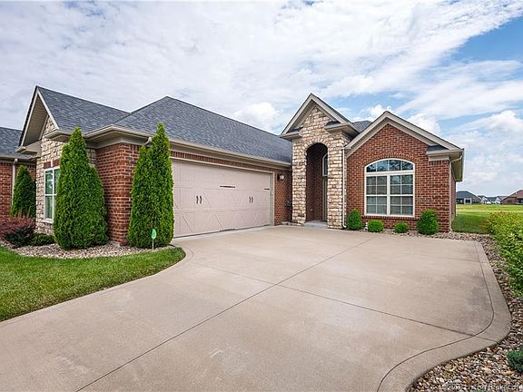 4th image of 1725 Bay Hill Pl