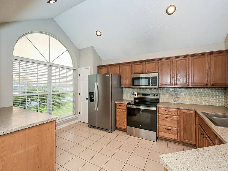 2204 Joann Dr — Photo 9
