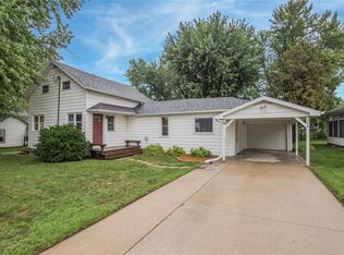 106 Iowa St NW, Blairstown, IA 52209