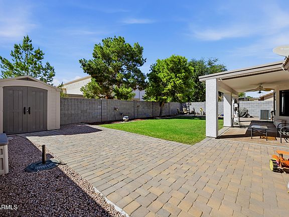 5th image of 762 S BAHAMA Drive