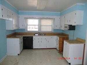 5th image of 3732 Castlerock Dr