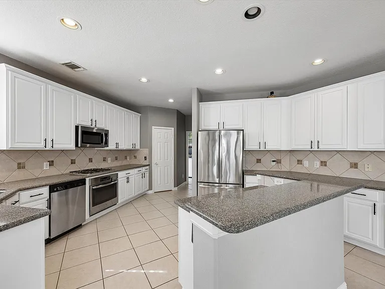 13518 Via Chianti Ln — Photo 8