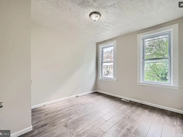 118 N Hilton St — Photo 16