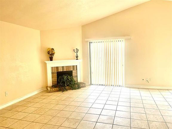 3rd image of 8223 Woodland Willows Dr