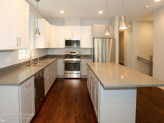 2nd image of 2639 W Potomac Ave #1