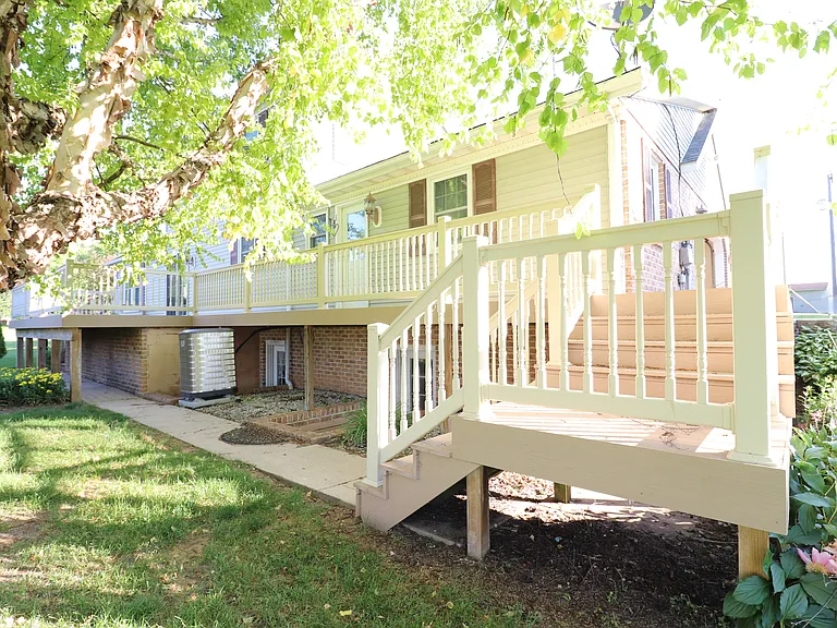 2130 W Main St — Photo 35
