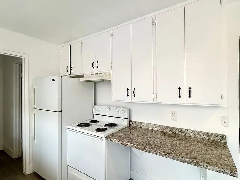 1060 South St — Photo 4