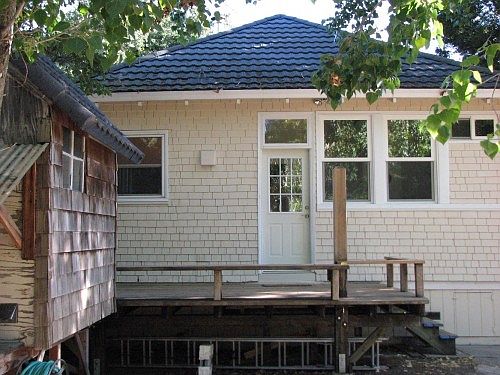 4th image of 228 Payran St