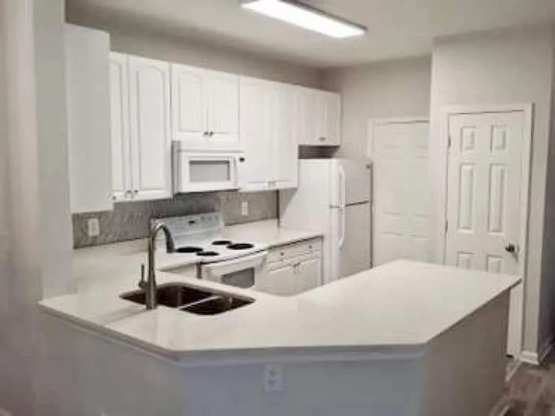 2 bed, 968 sqft, $1,800 — Photo 1