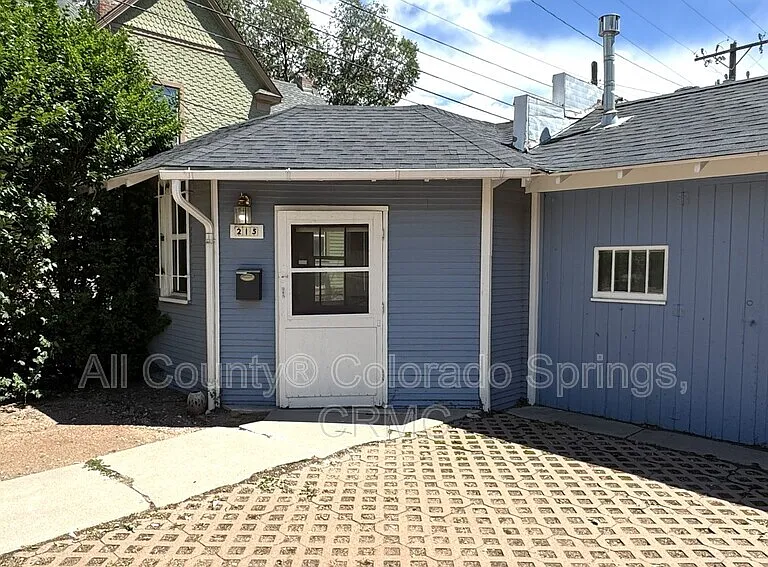 215 E Dale St — Photo 1