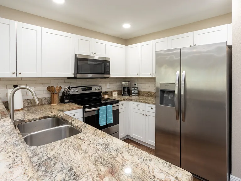 1313 E Cayuga St — Photo 5