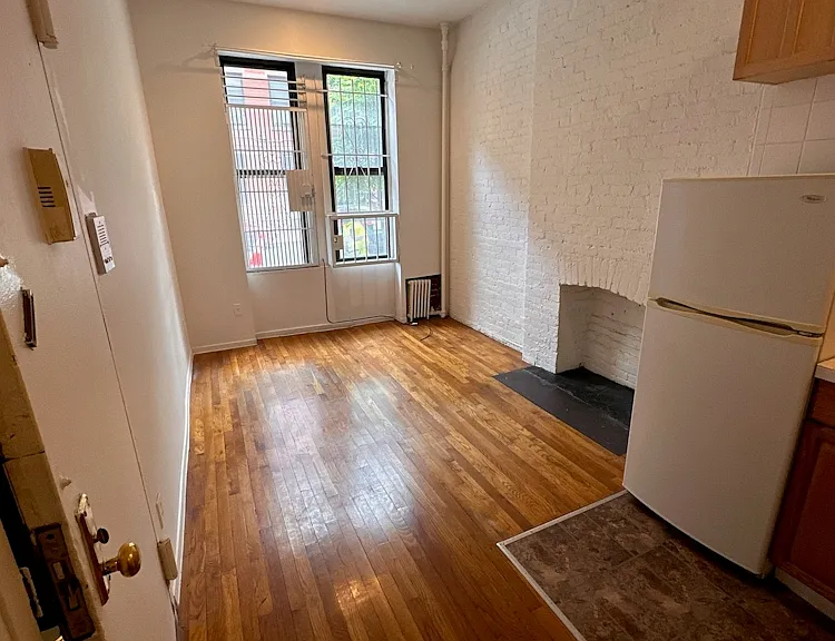 426 W 48th St #1EF — Photo 2