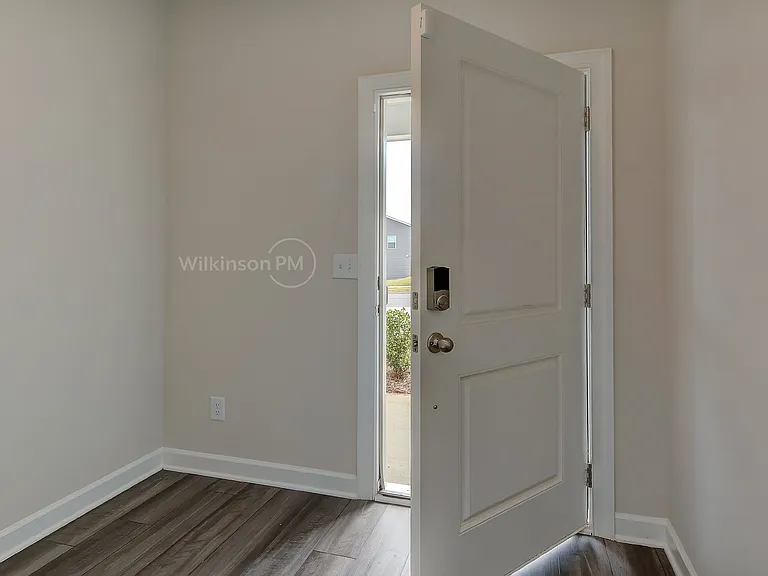 4050 County Down Ave — Photo 3