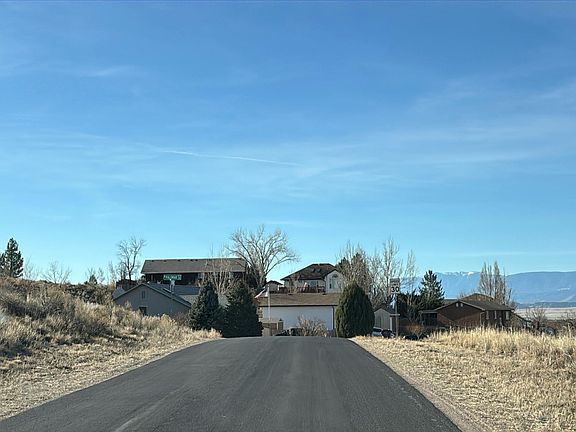 4th image of 833 S Palomar Dr