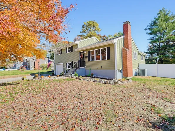 17 Arrowhead Rd, Bellingham, MA 02019
