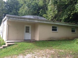 295-A Strawberry Rd, Saint Albans, WV 25177