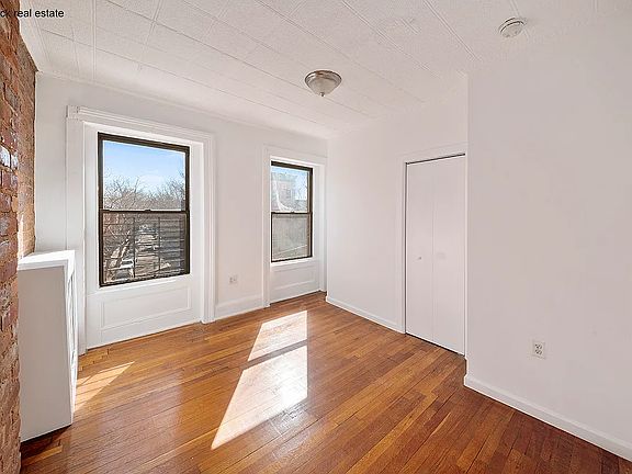 4th image of 220 Court St #2