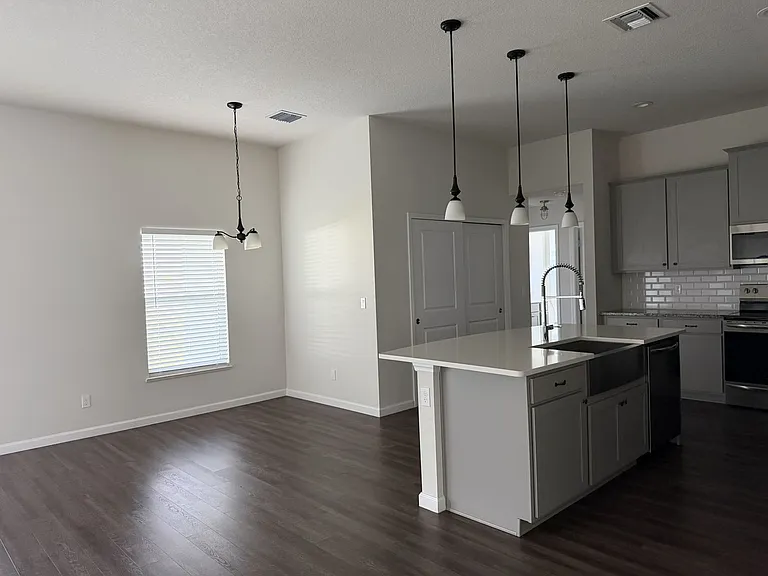 4634 SW Athena Dr — Photo 23