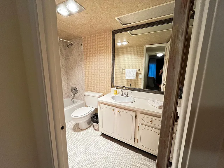 3150 N Palm Aire Dr #307 — Photo 8