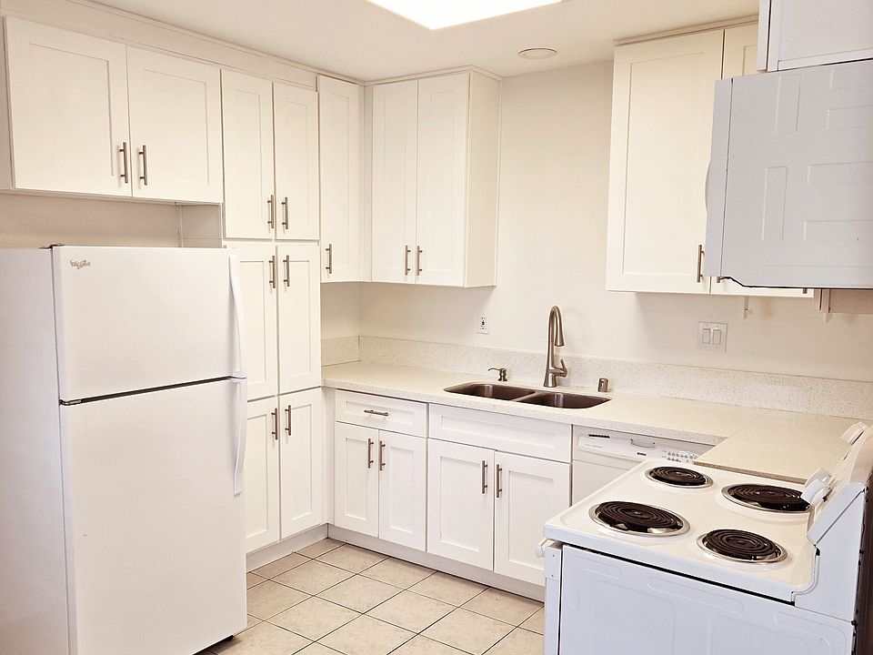 1st image of 830 E Washington Ave APT H